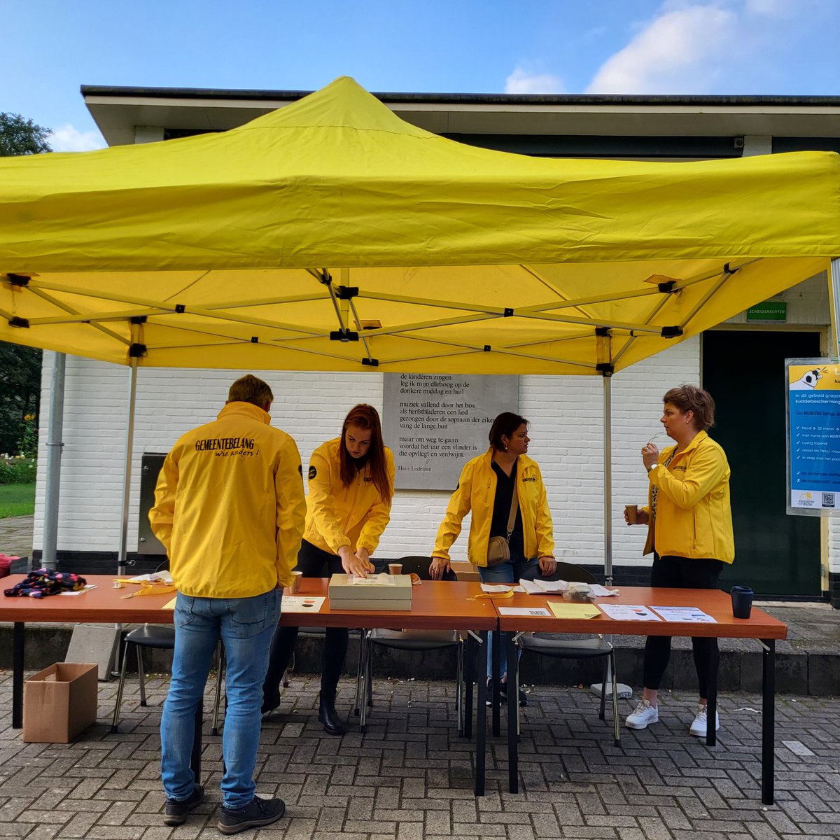 GB_Nunspeet's tweet photo. Mooi weer, mooie omgeving, heide mooi in bloei, gratis koffie bij de start als je mee wandelt.
Wat wil je nog meer 😉
#heideloop #nunspeet https://t.co/wFjRHtRISd