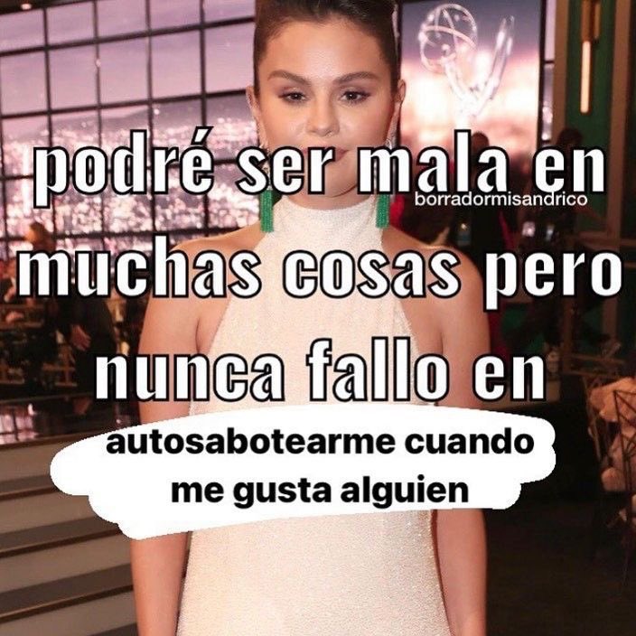 Las únicas personas que pueden saber que me encule de alguien al que le dije que no se fuera a encular de mi, son mis mejores amigas, mis roomies y todo twitter, con los demás simplemente lo negaré y fingiré demencia