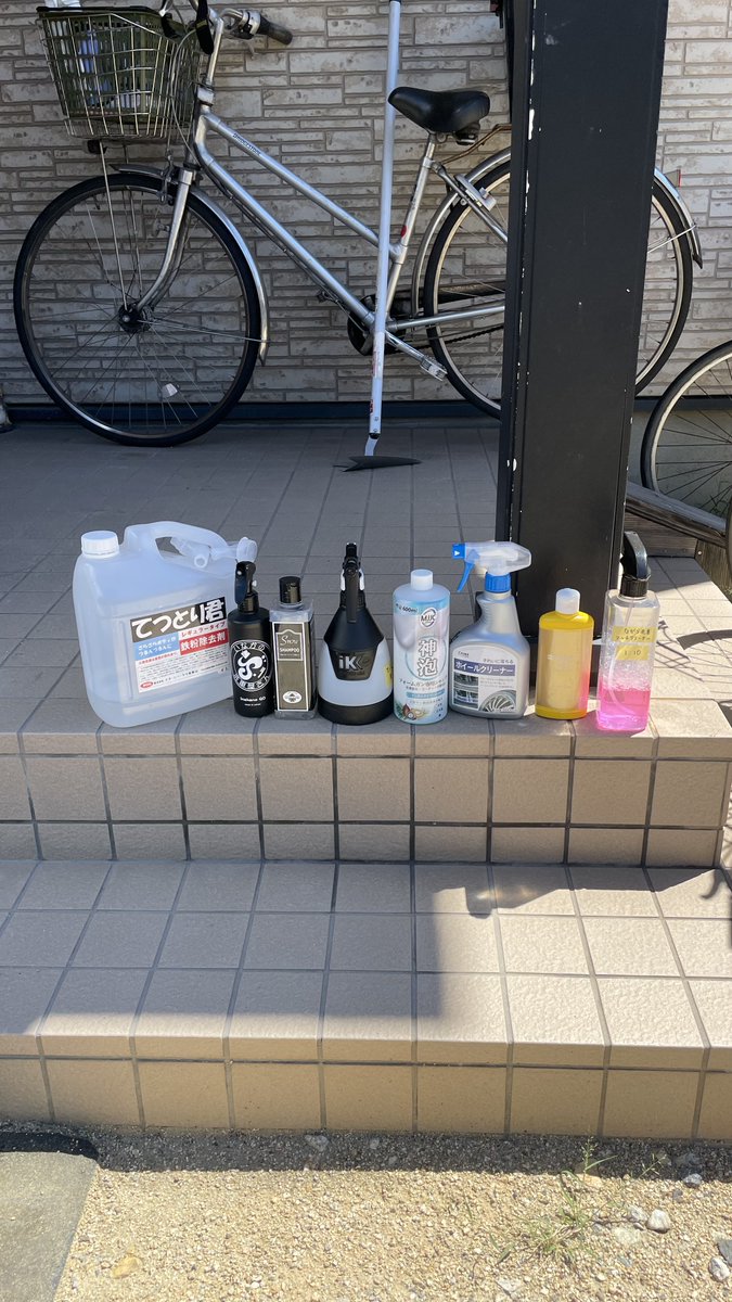 xvLgp9Q0IPkUWn9's tweet photo. 今日は早起きしてN BOXを洗車🪣🧽
#キイロビンGOLD フロントとリアガラスのみ油膜除去
#てっとり君 で鉄粉除去
#神泡シャンプー 50倍プレウォッシュ
#SNOWSHAMPOO 50倍コンタクト
#FOAMBOSSV2
#OTTO
#洗車ウールパッド
#InakanoQD で仕上げ https://t.co/gTxxUPzoly