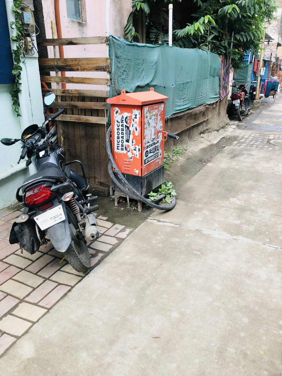 afriditamboli's tweet photo. It is our humble request to you to complete this unfinished work as soon as possible and solve our problems.
(Look the pictures below) @MSEDCL @Consumer2Court @PMCPune @NCPspeaks @BJP4India @Shivsenaofc @sdo4603_1 https://t.co/0sbHW7pKj2