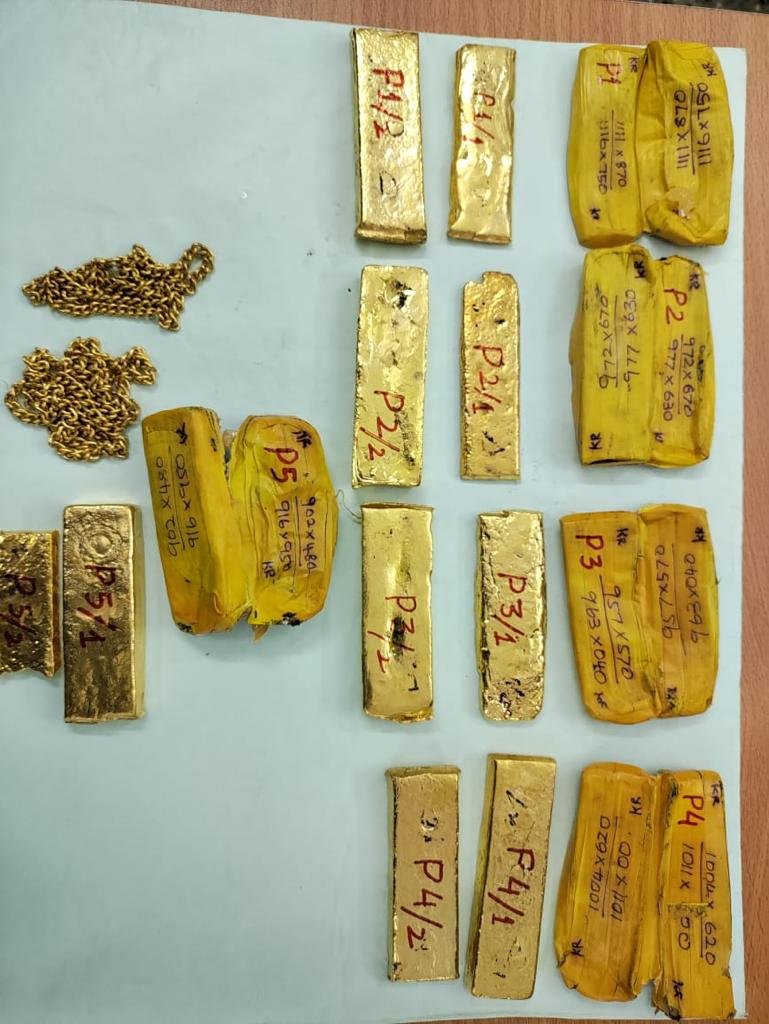 #TamilNadu | DRI in an Anti Smuggling operation in Trichy seized 9.725 Kgs of Gold worth Rs. 5,89,65,707 on 23.08.2023. Subsequent searches in three locations resulted in seizure of 6 lakhs cash and electronic evidences. Three persons involved in the above smuggling were arrested…