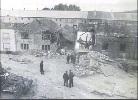 lorraineelizab6's tweet photo. #Otd 1940: Bombs dropped by German Luftwaffe over the Shelbourne Co-Op #Campile #Wexford. 3 killed; Mary Ellen (30) &amp; Kitty Kent (26), &amp; Kathleen Hurley (27).

In 1943, the German government paid £9,000 in compensation. (£522,800 in 2022)

1st Luftwaffe bombing in Ireland in war. https://t.co/nvVuxbFz5l