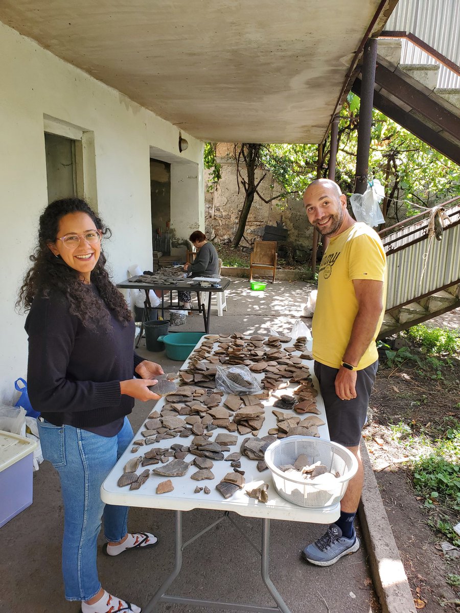 NErbSatullo's tweet photo. Refitting pottery densely packed in a single context. Lots of joins! #ProjectARKK @CranfieldForSci https://t.co/9CVYhBPyjX