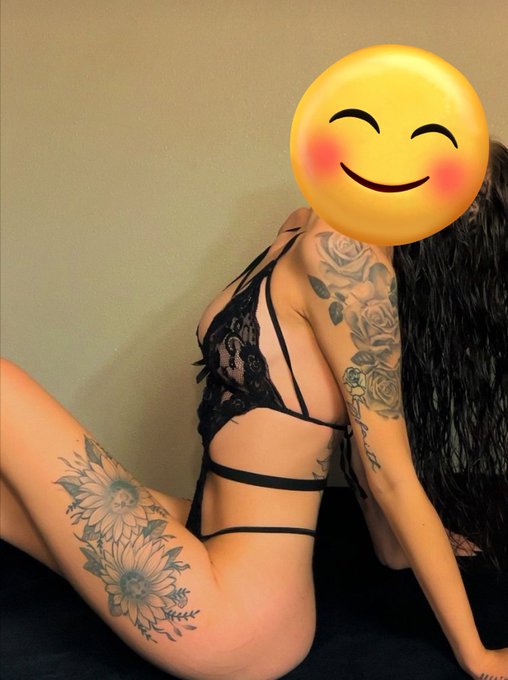 Topless Hiking’s pics and videos