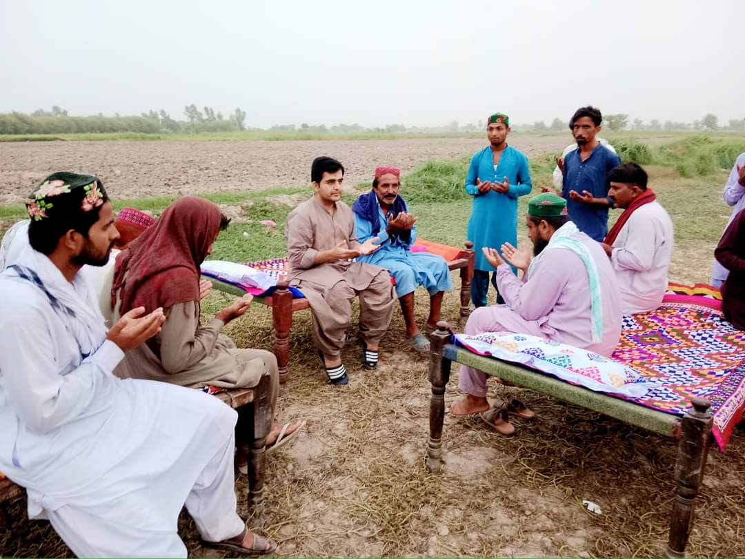 MunirChandioPPP's tweet photo. #PakistanPeoplesParty Leader Respectable @AmjadAChandio Sahab Condolence with party workers and constituency of #PS_35 at #NaushehroFeroz @mumtazchandiomp @BBhuttoZardari @MunawrChandio @AseefaBZ @MasroorAChandio https://t.co/h8kjM4Djg0