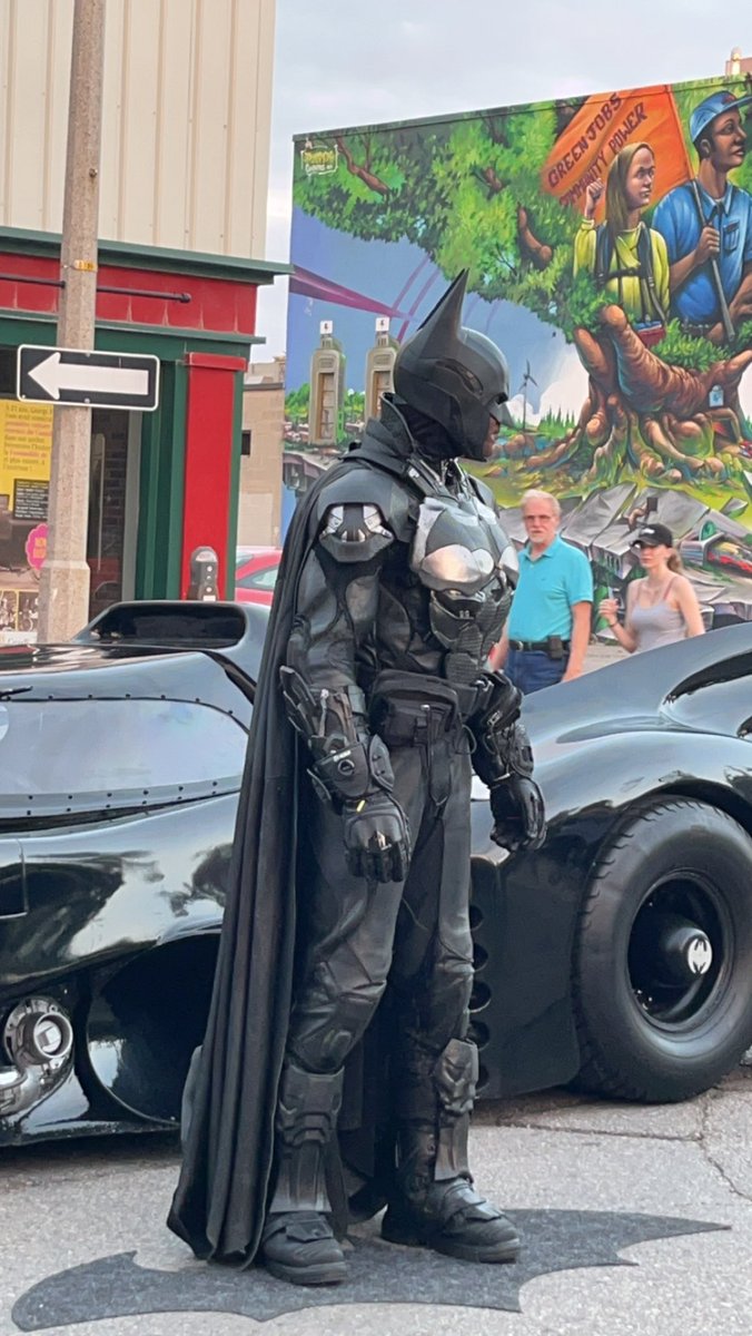Fineazwinettv's tweet photo. We have spotted BATMAN @oshawacity at #karsonking 2023 https://t.co/8eUnLfVwiq