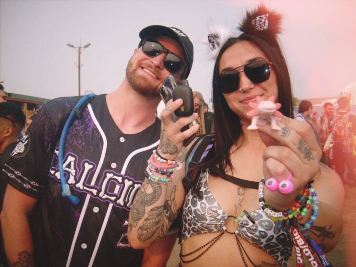 deeestineyy's tweet image. me: toys and vape 
james: just happy to be here