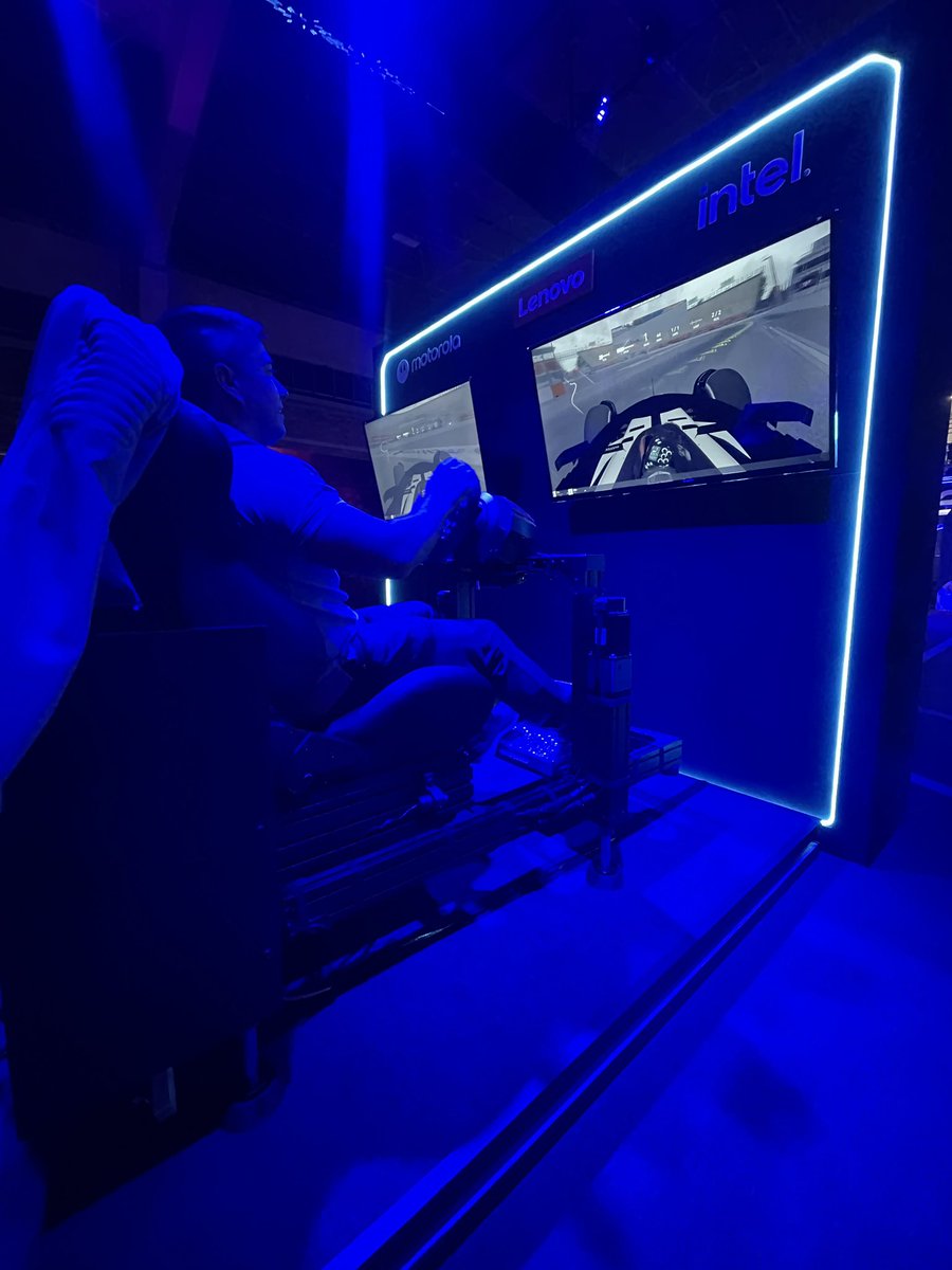 Jocoque's tweet image. Chulada del tío @intel_la y @LenovoLatam  en el GamerGy CDMX