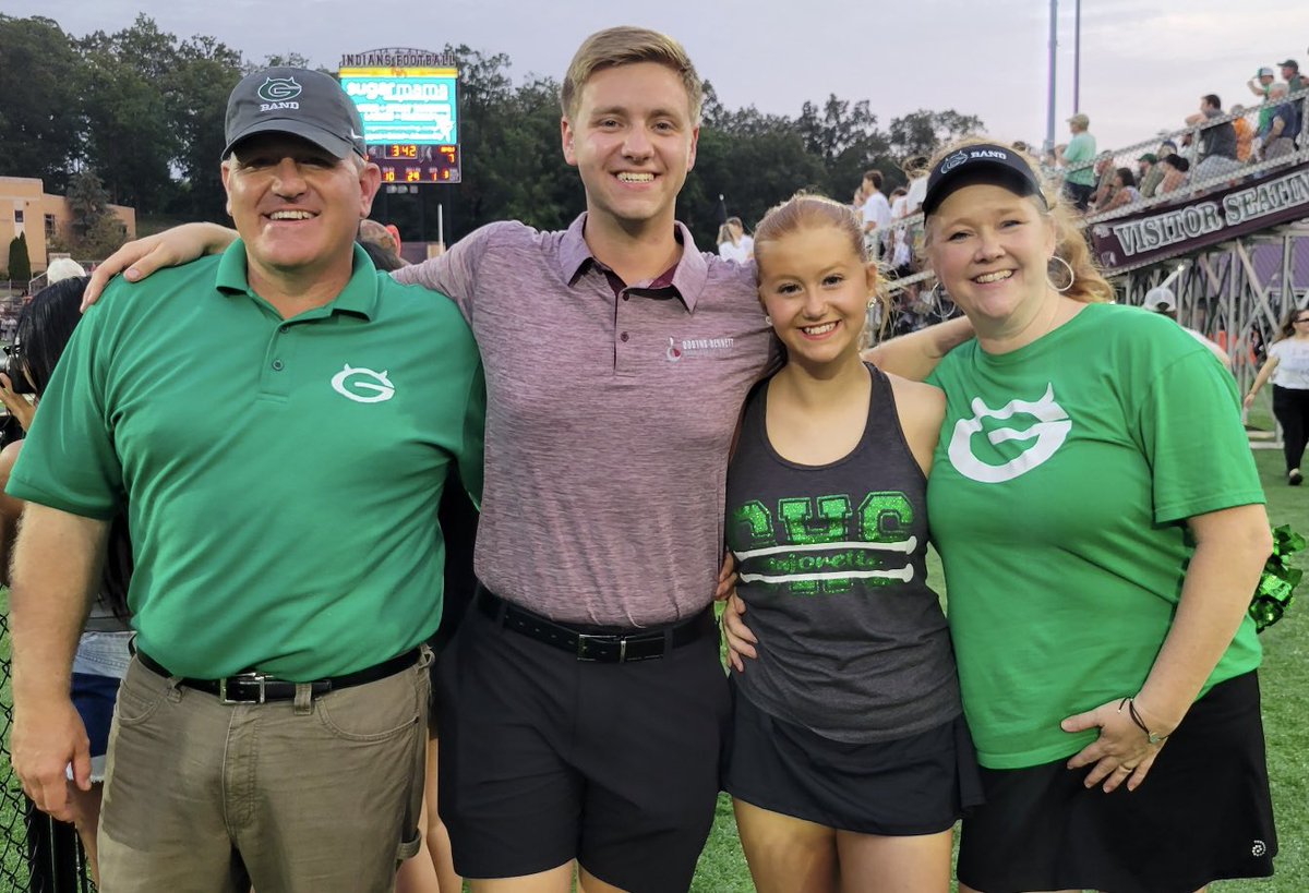 “One of these things is not like the other. One of these things just doesn’t belong. Can you tell me which thing is not like the other before I finish this song?”💚❤️💚💚