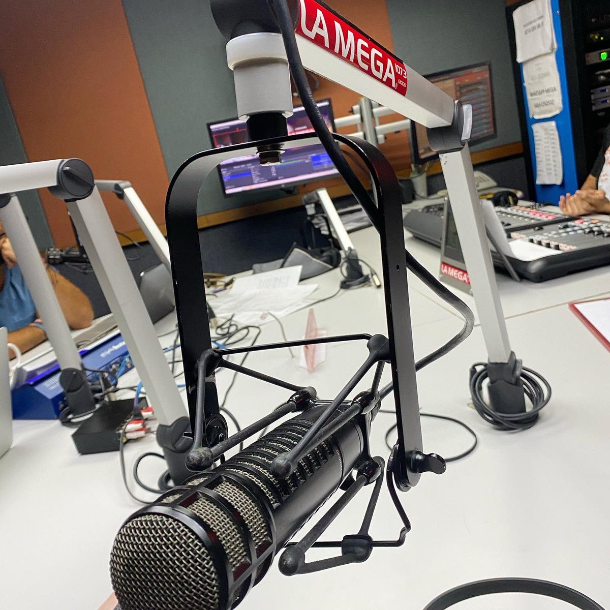 Hoy presentes en el programa #RadioU de <a href="/LaMega107/">La Mega 107.3 FM</a> donde estuvimos conversando un poco sobre la obra infantil “La última vendedora de ilusiones” y nuestra próxima gira teatral a Mérida.