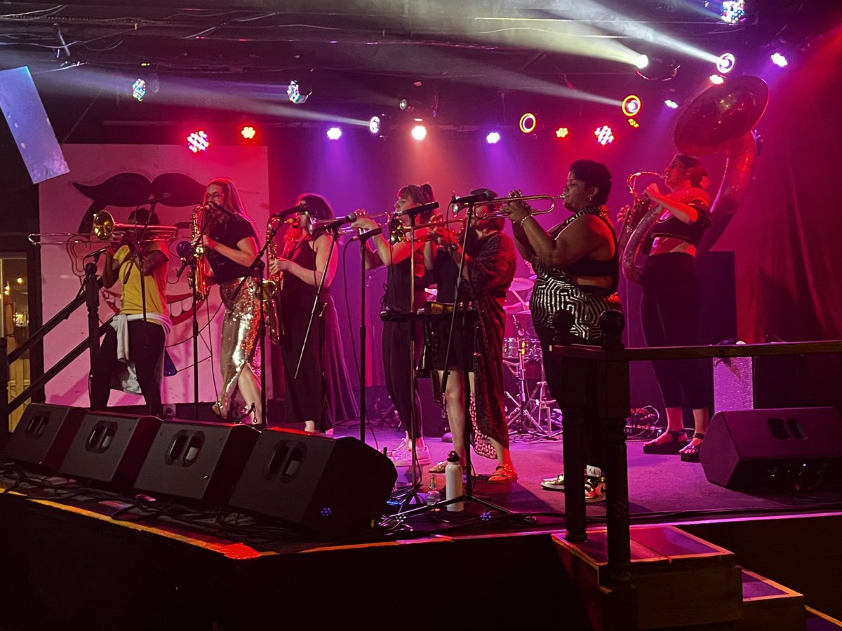 SharonRoerty's tweet photo. #Brass Queens kick brass @the Wonder Bar, Asbury Park https://t.co/eEqnsm1NtK