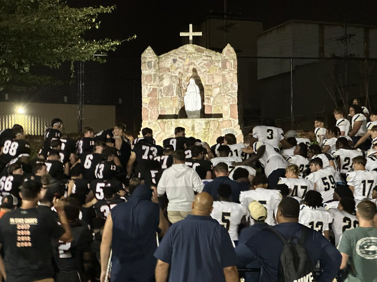 HobanFootball's tweet photo. FINAL: 44-12. https://t.co/cyfbKajBLL