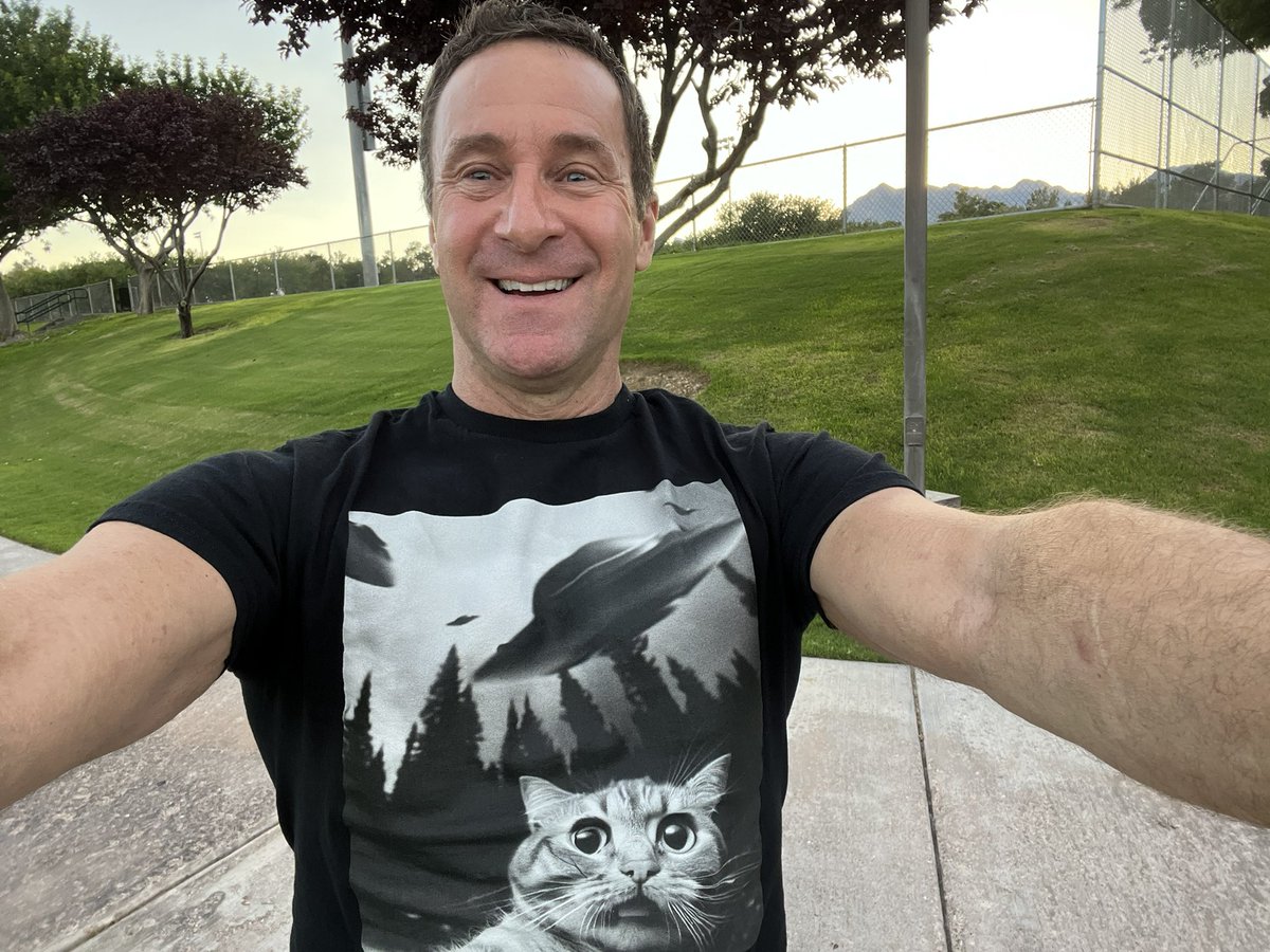JackLawrenceXXX's tweet photo. What’s happening Twitter!  Taking a walk in Summerlin, digging my new #CatUFO shirt! https://t.co/rG16OVRAlW