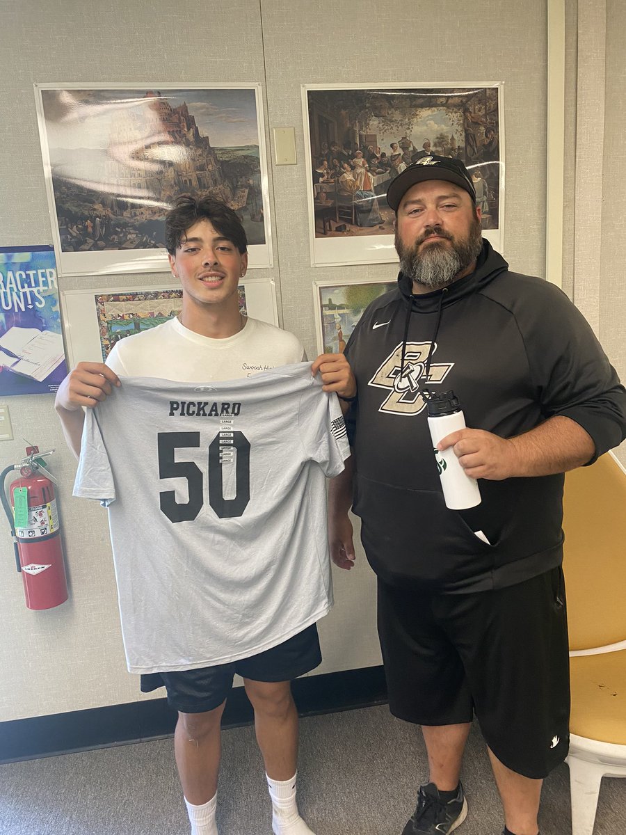 This weeks Josh Pickard Player of the Week goes to Senior QB and Captain PJ Curran!
A true leader and worker! 
Congratulations, PJ <a href="/pcurr_1/">Pj Curran</a>