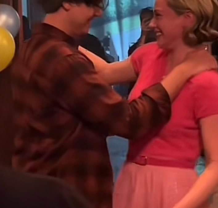 Behind the scenes...
first and last Bughead scene 🥹❤️‍🩹