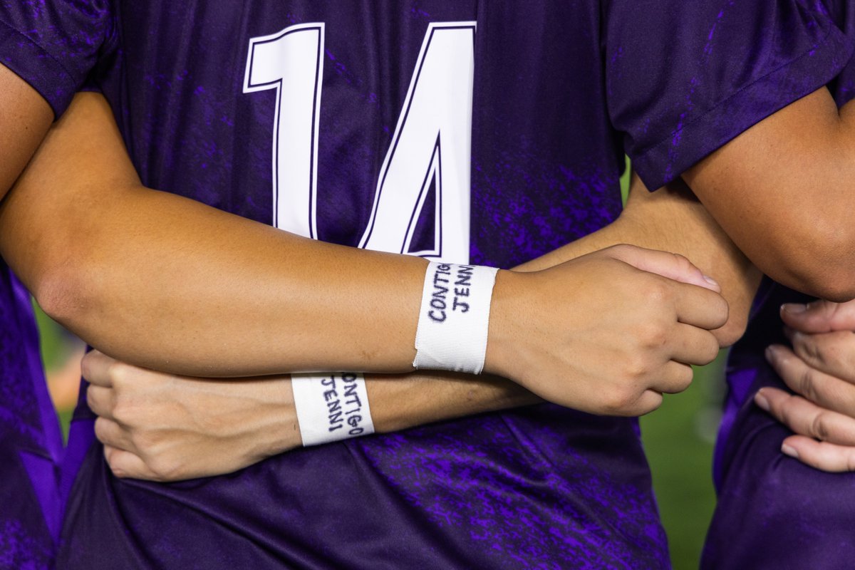 We stand with <a href="/Jennihermoso/">Jenn1 Hermos0</a> and the Spanish Women's National Team 💜❤️

#ContigoJenni | #SeAcabo