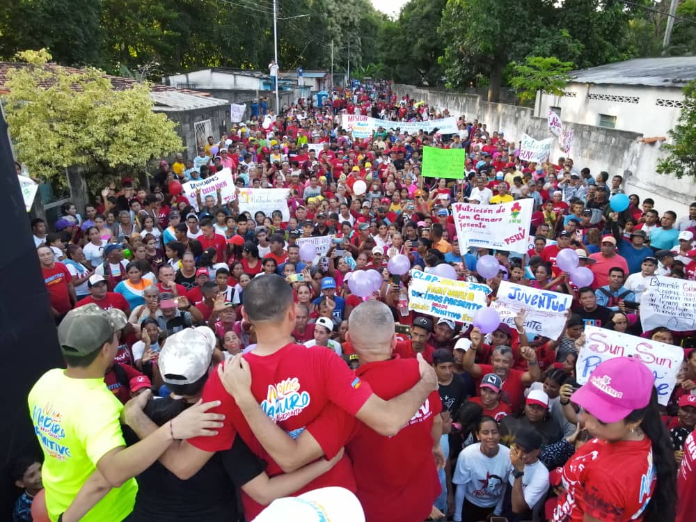 Envío mi saludo a la militancia del PSUV en la parroquia Boconoíto del municipio San Genaro, en el estado Portuguesa, las estructuras de base siguen demostrando máxima organización, disciplina y fuerza popular. ¡Que viva la Revolución Bolivariana!