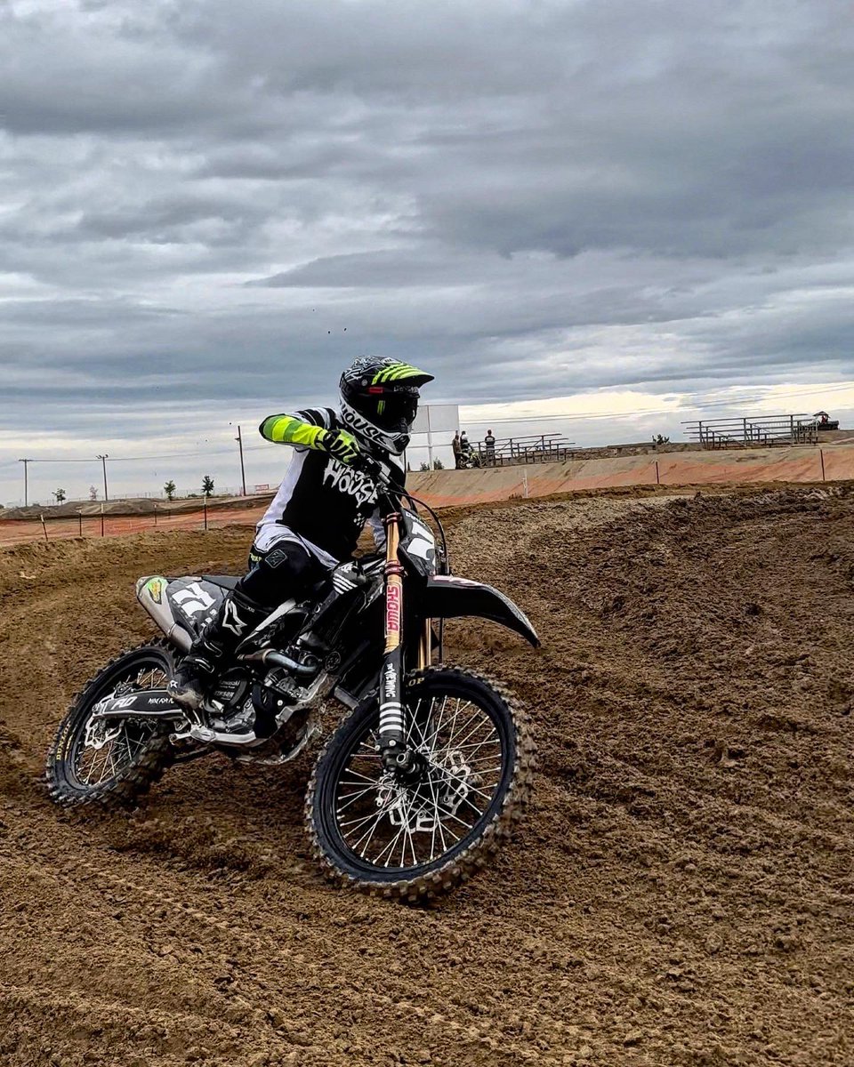 CodyJonesMusic's tweet photo. taking advantage of the chocolate cake that Hurricane Hilary helped whip up ✊🏼 #fasthouse #speedandstyle #weracesometimes #moto #styleneverdies https://t.co/BvsyySM4Da