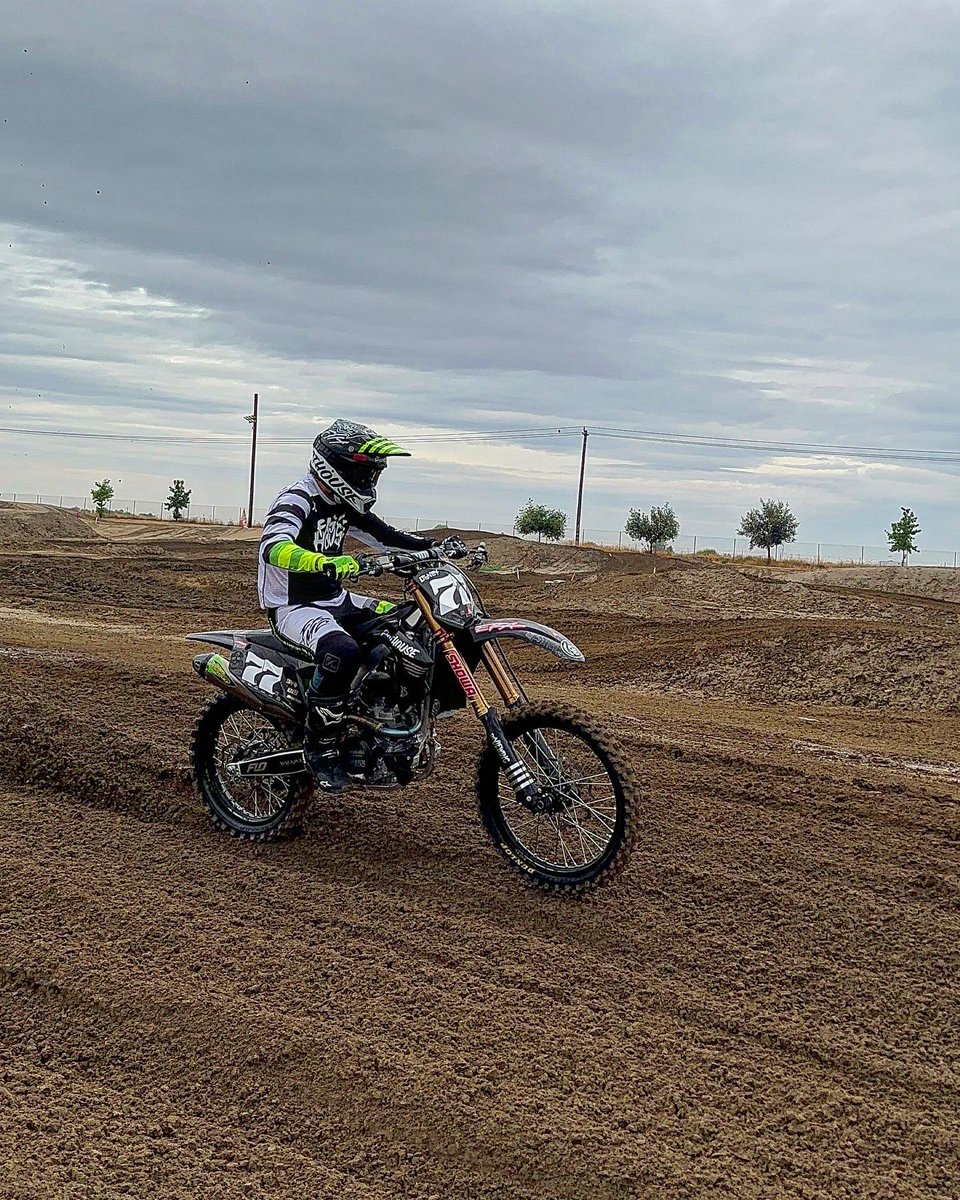 CodyJonesMusic's tweet photo. taking advantage of the chocolate cake that Hurricane Hilary helped whip up ✊🏼 #fasthouse #speedandstyle #weracesometimes #moto #styleneverdies https://t.co/BvsyySM4Da