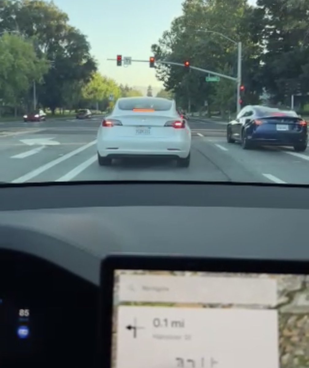 Do you think these Tesla owners know Elon Musk is testing FSD Beta V12 behind them?
