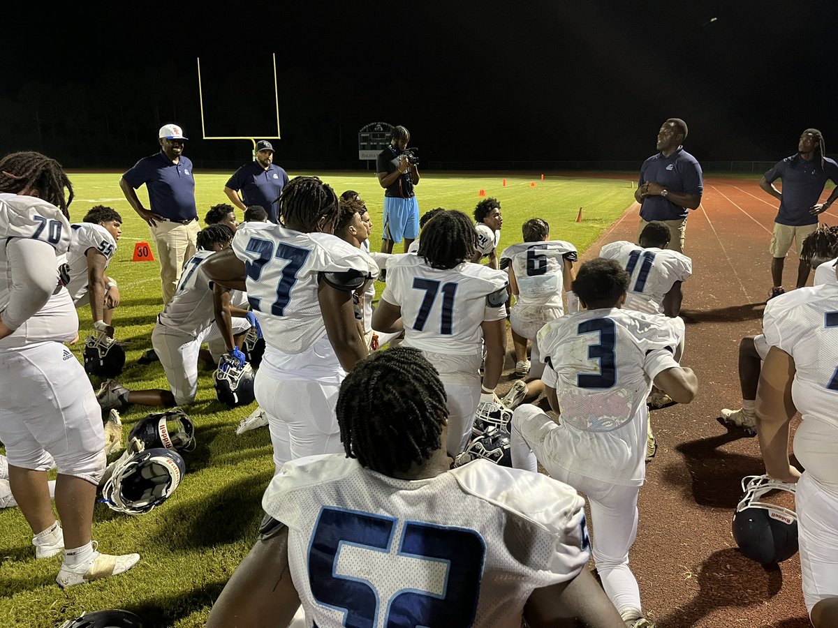 ValerieFlournoy's tweet photo. First Friday Night Lights in the books!
✅Road Win @pkyongedrs
#GoBlueWave https://t.co/t6Z9BLtLlV