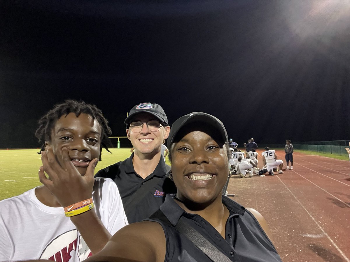 ValerieFlournoy's tweet photo. First Friday Night Lights in the books!
✅Road Win @pkyongedrs
#GoBlueWave https://t.co/t6Z9BLtLlV