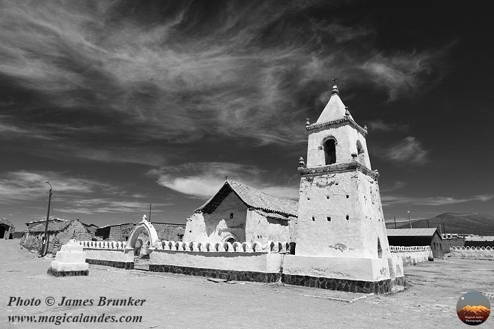 San Tomas #church in #Isluga National Park #Chile, one of many #rustic churches in the Andean #altiplano, available as #prints and on gifts here: james-brunker.pixels.com/featured/islug…
#AYearForArt #BuyIntoArt #FindArtThisSummer #churches #blackandwhitephotography #blackandwhite #Tarapaca