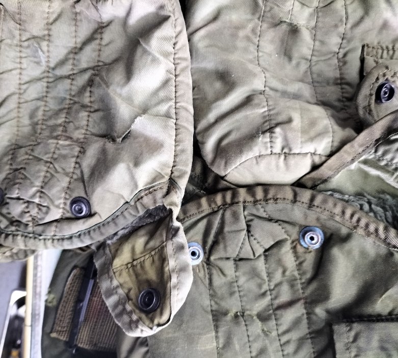 www_ihagun_net's tweet photo. 米軍M67水筒カバー。ナイロン素材の1QTキャンティーン用。初期、中期、後期型。ドットや金具の不具合もなく、水筒カバーとして使用可ですが使用感、ヤブレ、ヨゴレ等が有るので店頭でのみの販売です。程度中古並かな。1個¥800 機会がある方は店頭で、チェックしてみて下さい~
#m67 #60〜70年代 #1qt https://t.co/Cy67cJu7e5