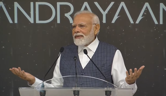 BJP4India's tweet photo. India is on the moon.

We have our national pride placed on the moon.

हम वहां पहुंचे जहां कोई नहीं पहुंचा था। हमने वो किया जो पहले कभी किसी ने नहीं किया।

- पीएम @narendramodi https://t.co/RAhsFRIMlq