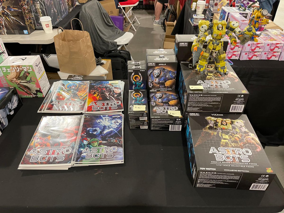 Astrobot fans! Simon Furman will be signing autographs at the Toy Dojo / A3U Botcon 2023 booth tomorrow 8/26 at 1pm. Stop by and grab the latest Astrobot figures and comics and get them signed as well! #astrobots @BotCon @SimonFurman3 @Massiveselect