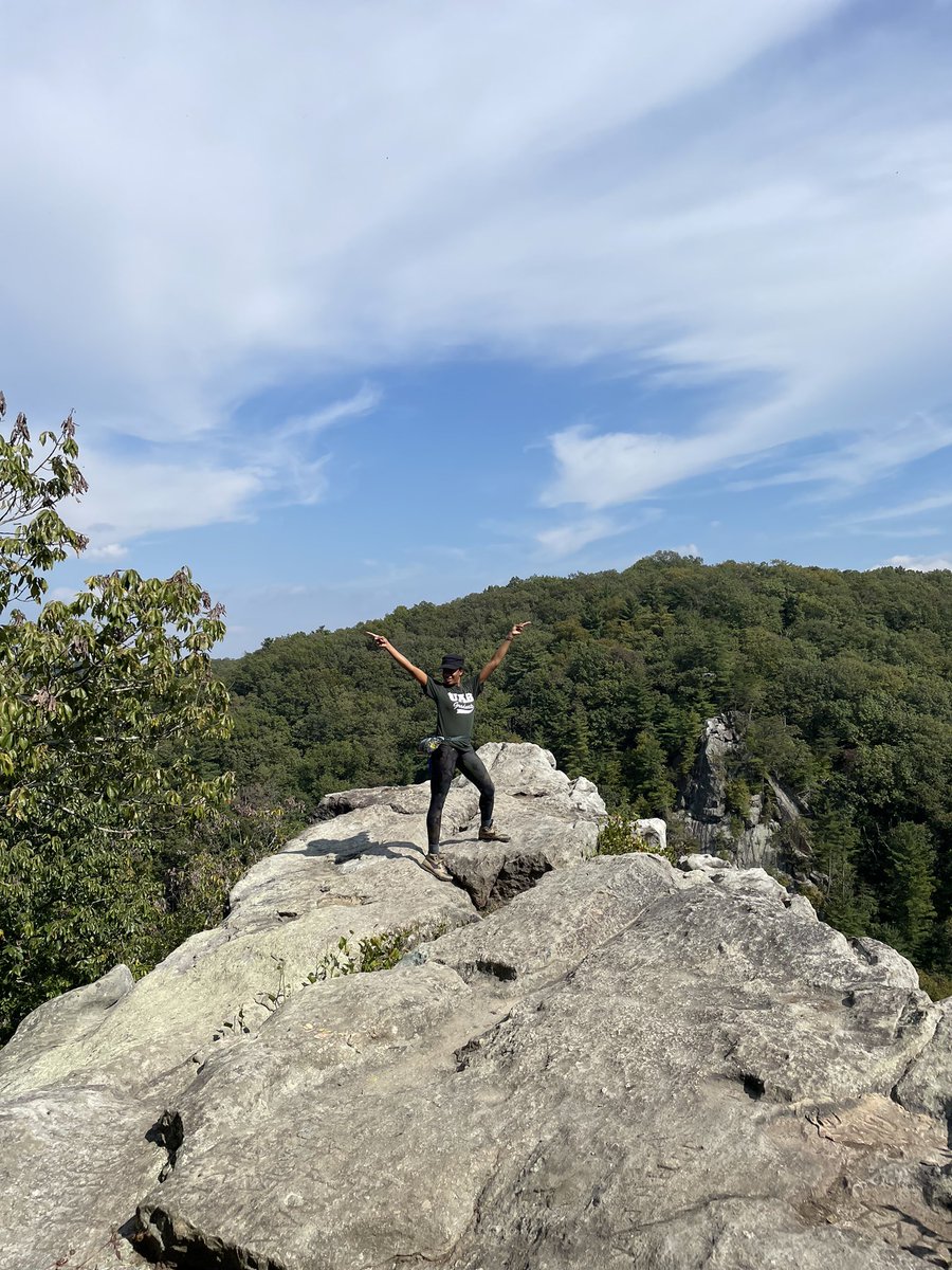 aisha_dickerson's tweet photo. Scientists are people! Sometimes we get together outside of work for NFL games, put way too much effort into Halloween costumes, or hike to the edge of a cliff. https://t.co/xiD42148J6