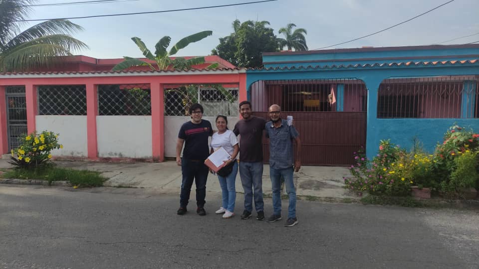 JuvenCEMValmVal's tweet photo. Hoy en la parroquia San Blas los juveniles del @CEMValmoreRVale sirviendo de apoyo a la actividad liderada por la Compañera @mariaolgAD Secretaria Femenina del CES llevando el msj de la #ProperidAD por Venezuela del Líder @prospericarlos próximo Presidente de Venezuela. https://t.co/nLjA56TZii