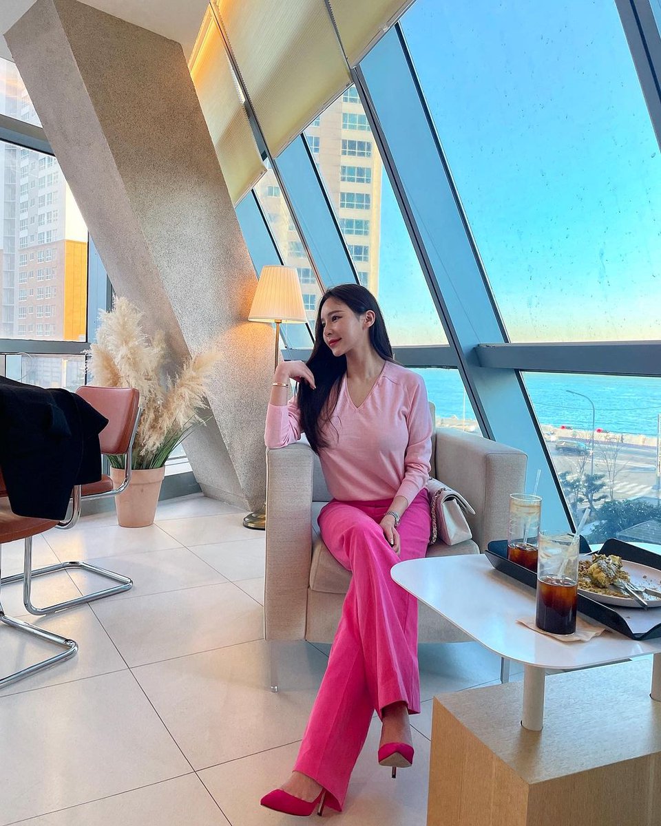 Michell80240558's tweet image. 디저트 맛집 🍰
요즘 너무 무채색만 입어서 핑크로
기분전환💓💓💓