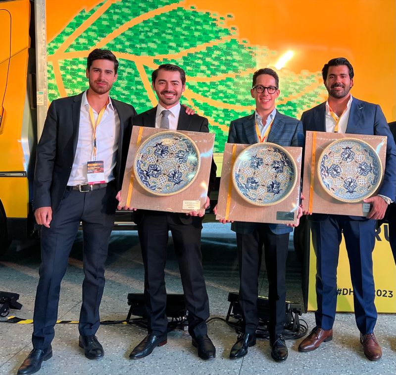En el marco de #DHLTransportationForum2023 recibieron el reconocimiento #DHLOnTheRoadAwards que entrega 
<a href="/DHLsupplychain/">DHL Supply Chain</a>
Miguel Quintanilla Giordano de #NIMU; Gustavo González Cueva de 
<a href="/Almexgrupo/">Grupo Almex</a> y Augusto Ramos de #GrupoRAME