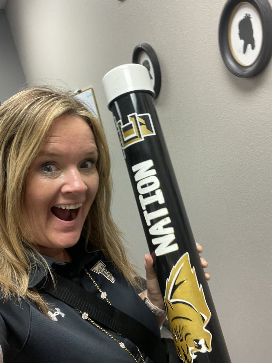 Juniors brought home the spirit stick at our first pep rally of the year! Hoping they keep it up and it finds a home in my office all year! #proudAP #classof2025