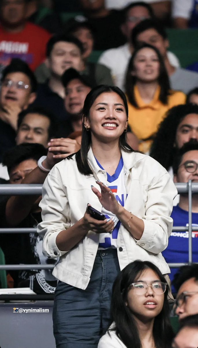 his biggest fan 🥹❤️‍🔥

© vynimalism
