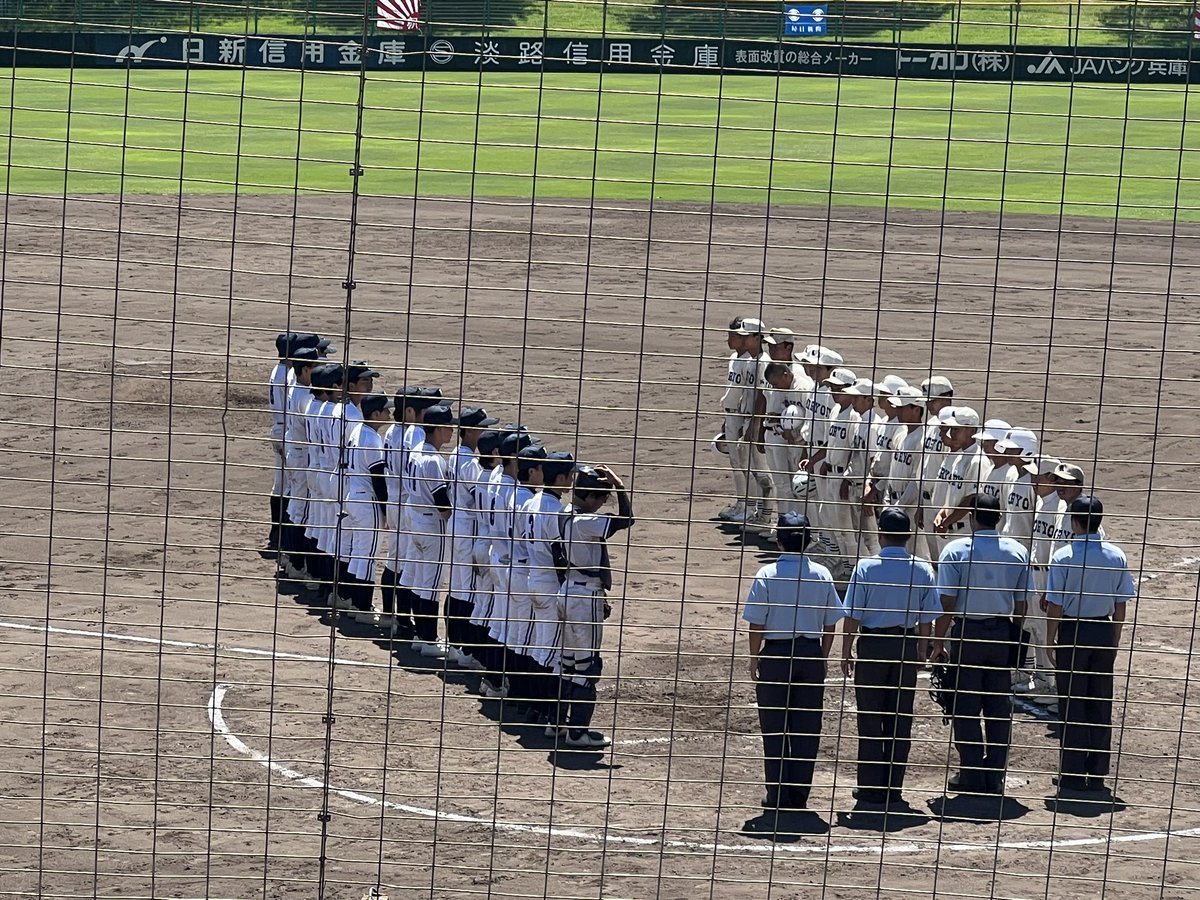 ZDRZie9b9S3fApS's tweet photo. 2023 全国高校軟式野球選手権大会

準々決勝

明治学院　3 対　1 拓大紅陵

明治学院(東京) 初出場でベスト4進出‼️ https://t.co/G9GwqVAxAP
