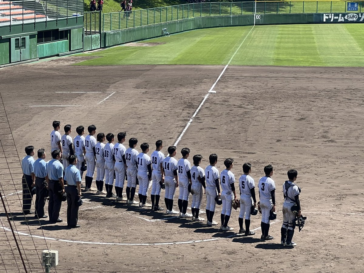 ZDRZie9b9S3fApS's tweet photo. 2023 全国高校軟式野球選手権大会

準々決勝

明治学院　3 対　1 拓大紅陵

明治学院(東京) 初出場でベスト4進出‼️ https://t.co/G9GwqVAxAP