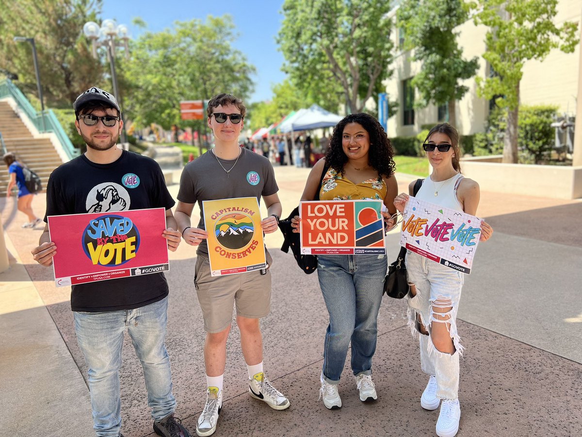 berkenstocks99's tweet photo. VOTE! VOTE! VOTE! โค๏ธ๐บ๐ธโจ
#TPUSA @charliekirk11 @TPUSA #turningpointusa #LIVEFREE #VoteandLive #biggovsucks #LosAngeles #LA #CA #vote #voting #gcc #freespeech #firstamendment #vote #voting #lovetovote https://t.co/QSNP5Vu9ET
