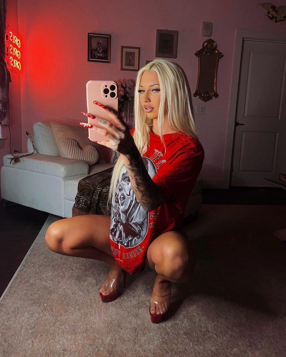 harleyrides_'s tweet photo. Every bad boys dream https://t.co/Mjy1RnWG4J