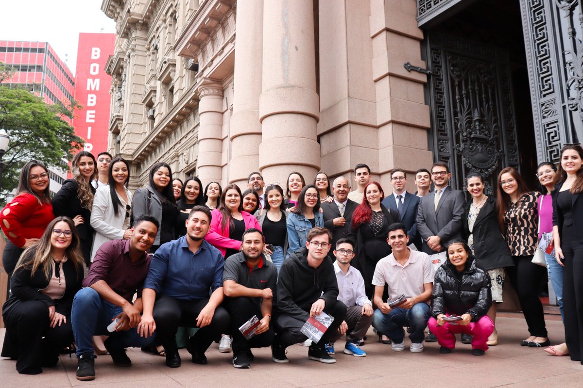 uneduvale's tweet image. Ordem no Tribunal!

Professores e alunos do curso de Direito da Faculdade Eduvale de Avaré promovem júri simulado no #TJSP.