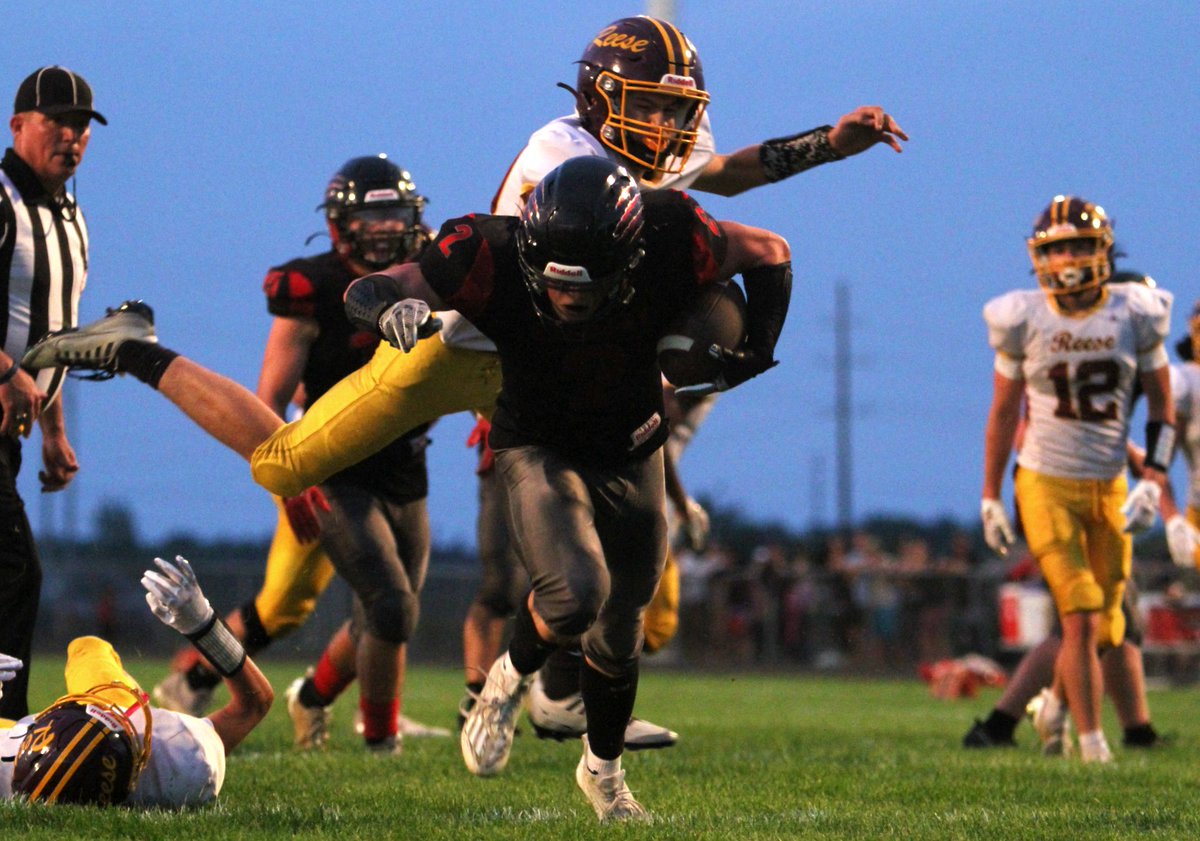 SanilacSports's tweet photo. Sandusky picks up it's first win of the season, defeating Reese, 36-28, despite trailing 16-8 at the half. 

Three touchdowns for Carter Krause and two for Jackson Reinke. 

A late interception from Jackson Pallas sealed the win. https://t.co/WqtbMoBkh8