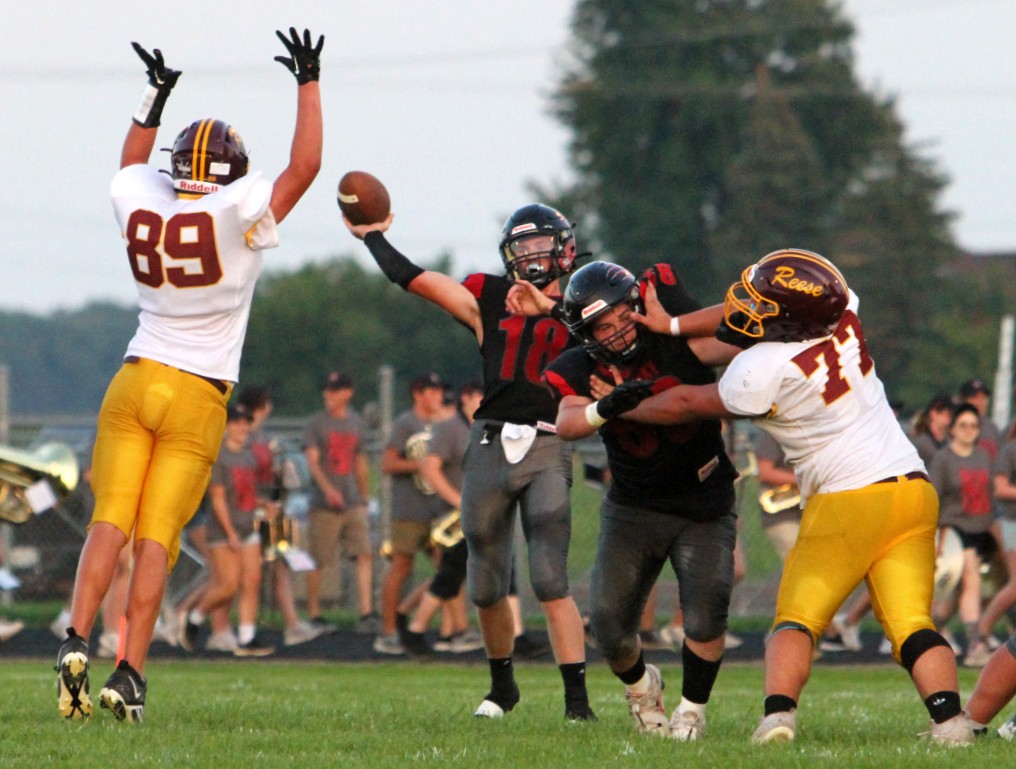 SanilacSports's tweet photo. Sandusky picks up it's first win of the season, defeating Reese, 36-28, despite trailing 16-8 at the half. 

Three touchdowns for Carter Krause and two for Jackson Reinke. 

A late interception from Jackson Pallas sealed the win. https://t.co/WqtbMoBkh8