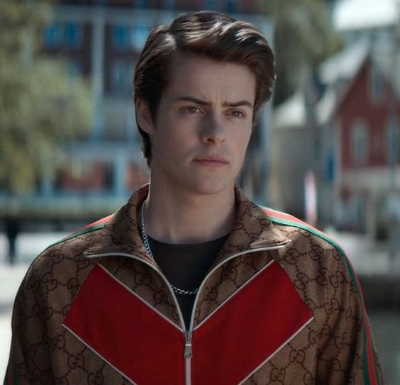 marvelisabitch's tweet photo. im gonna miss him sm  #RagnarokNetflix https://t.co/sU1Vz1RgMM