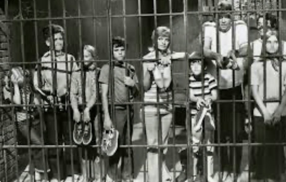 MoMcCormick7's tweet photo. From being in a box… to being behind bars… you just never know. https://t.co/oSd2QrCQzt