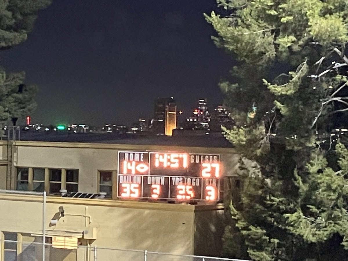 LincolnFB_'s tweet photo. At the half:  Lincoln 14, Kennedy 27.
@latsondheimer @ErikSarni1 
#LincolnFootball  #FridayNightLights https://t.co/UqBWUmbaF5