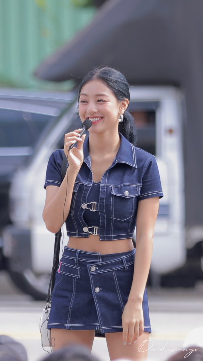 Daniel_samoye's tweet photo. 230826 음중 미니팬미팅

오늘의 해바라기 🌻

#지효 #JIHYO #志效 #TWICE #트와이스 https://t.co/xpGGstWsYn