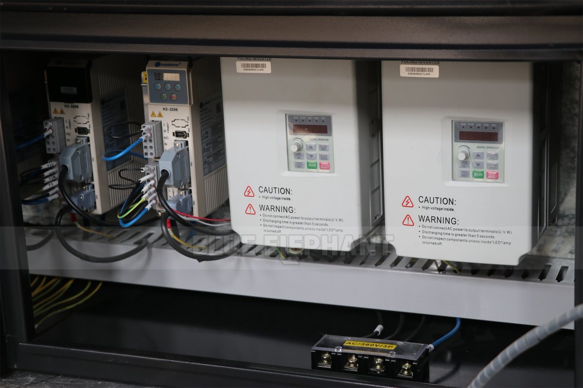 ElephantCnc's tweet image. 🎉🌟Double-head Woodworking CNC Router with customized 1300*1300mm worktable
#cncrouter #woodworking #multispindle #multihead #moldova
🥰Want to buy? Plz click the following link:
elephant-cnc.com/pro/multi-spin…
💐Or leave me your email or whatsapp, we will provide you what you want.