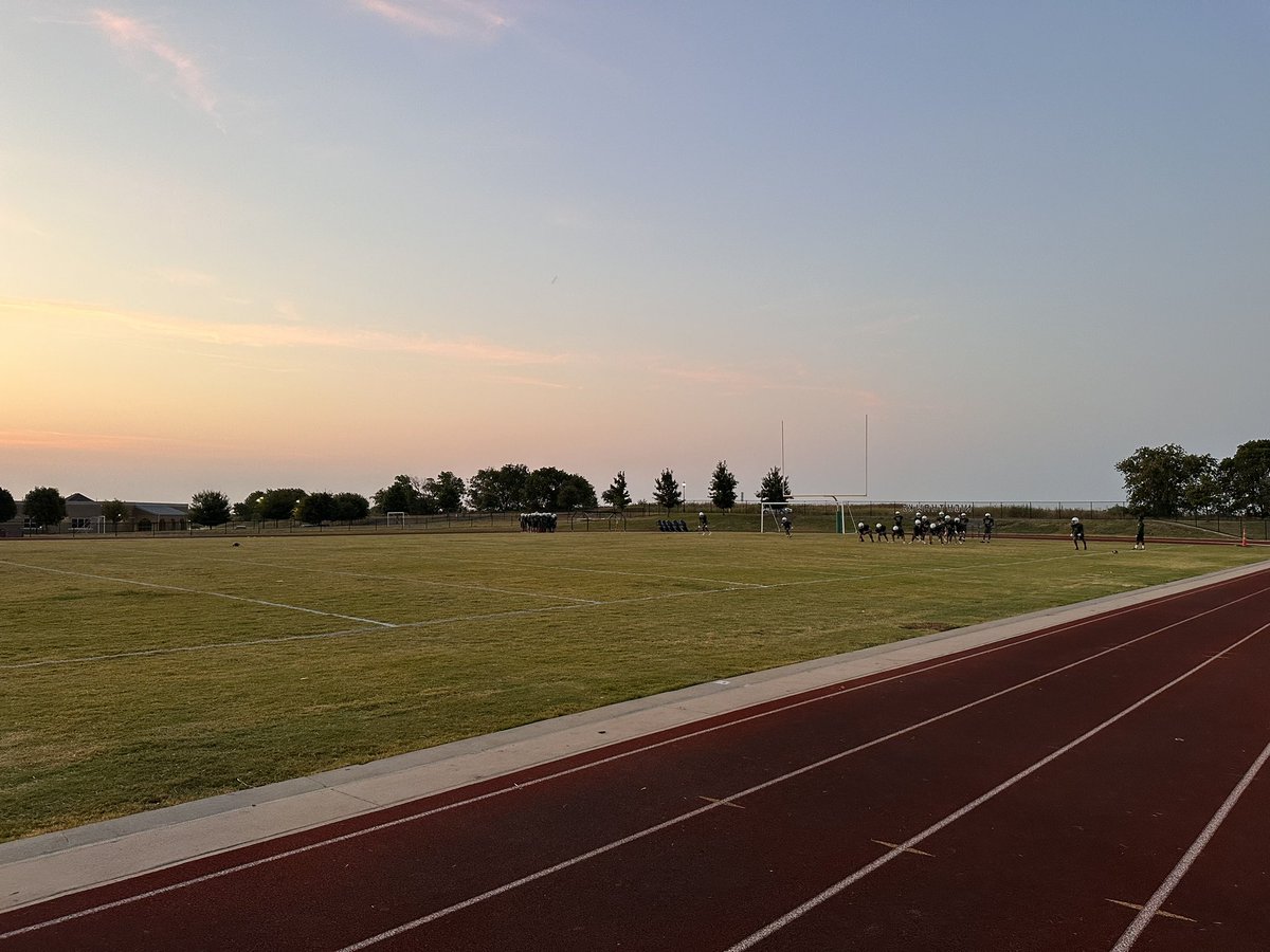 aguilarscience's tweet photo. @FISD_NelsonMS @NelsonAthletics I’m so glad I was able to end my week watching the sunrise while our football teams scrimmaged! Nelson hosted the second Dust Bowl in preparation for the season! https://t.co/6n8oHwy5Xj
