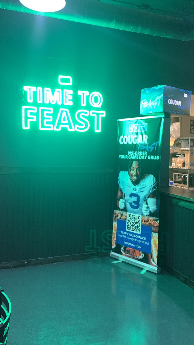 BYUFanGuy's tweet photo. Aight @FEASTboxGrill let’s see what you got 😋

#GoCougs https://t.co/70DSxTUqpM